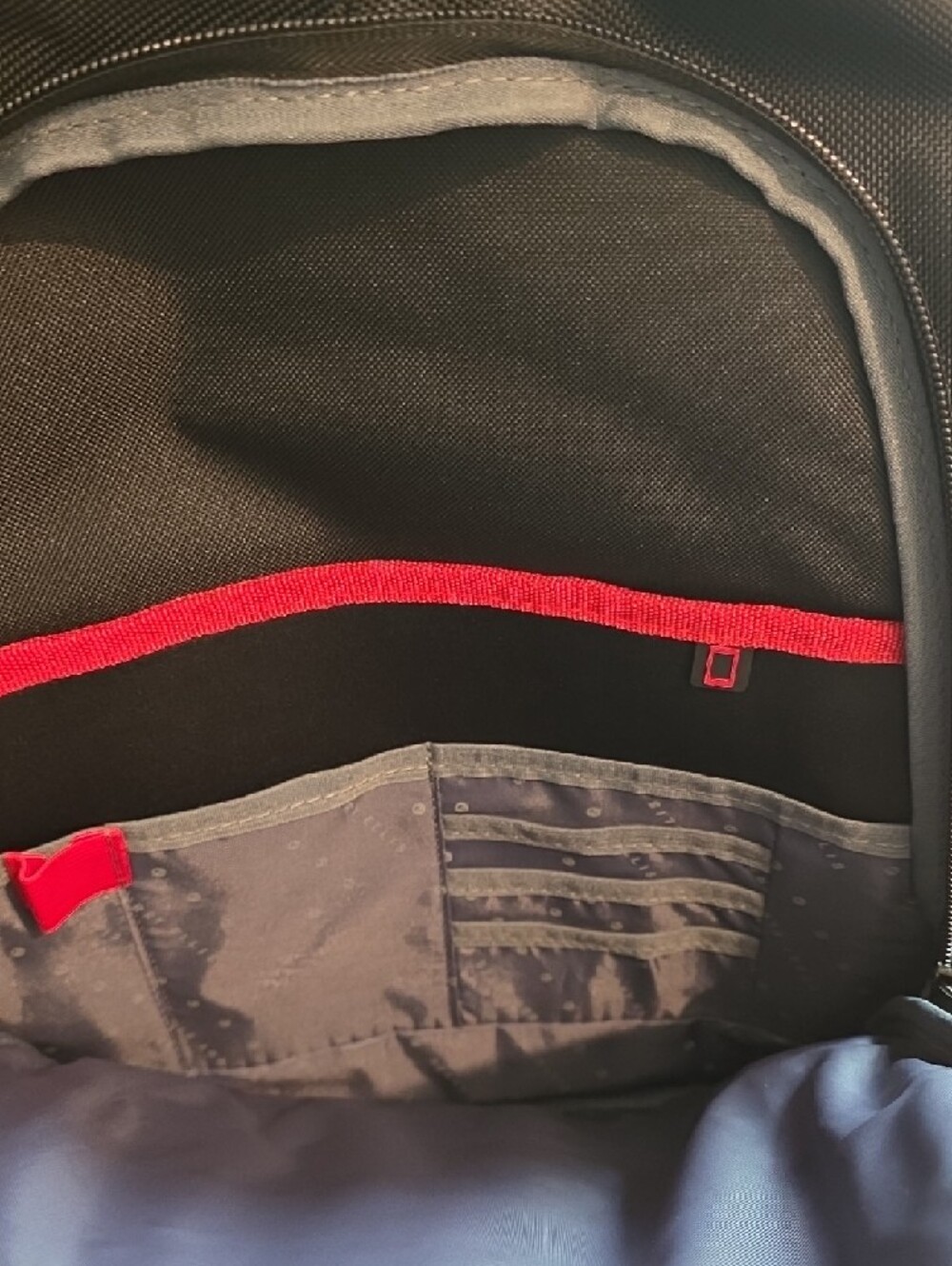 Perry Ellis Portfolio Black Backpack - Picture 10 of 11